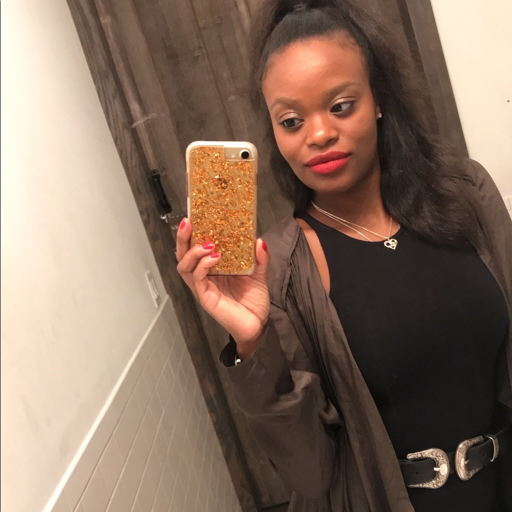 Meet your Posher, Monique